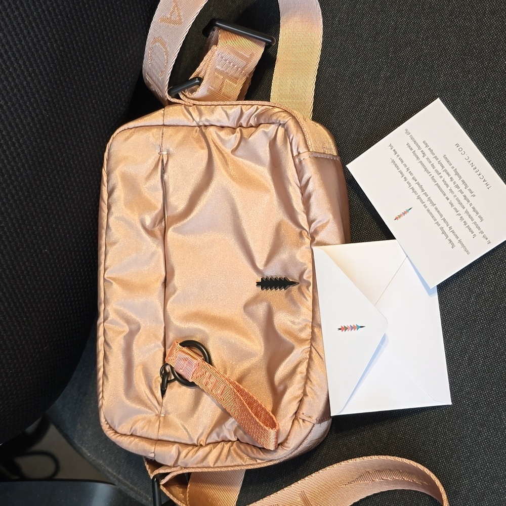 Thacker Ella Camera Crossbody Bag